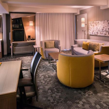 Courtyard By Marriott Oxnard/Ventura Hotel Exterior foto
