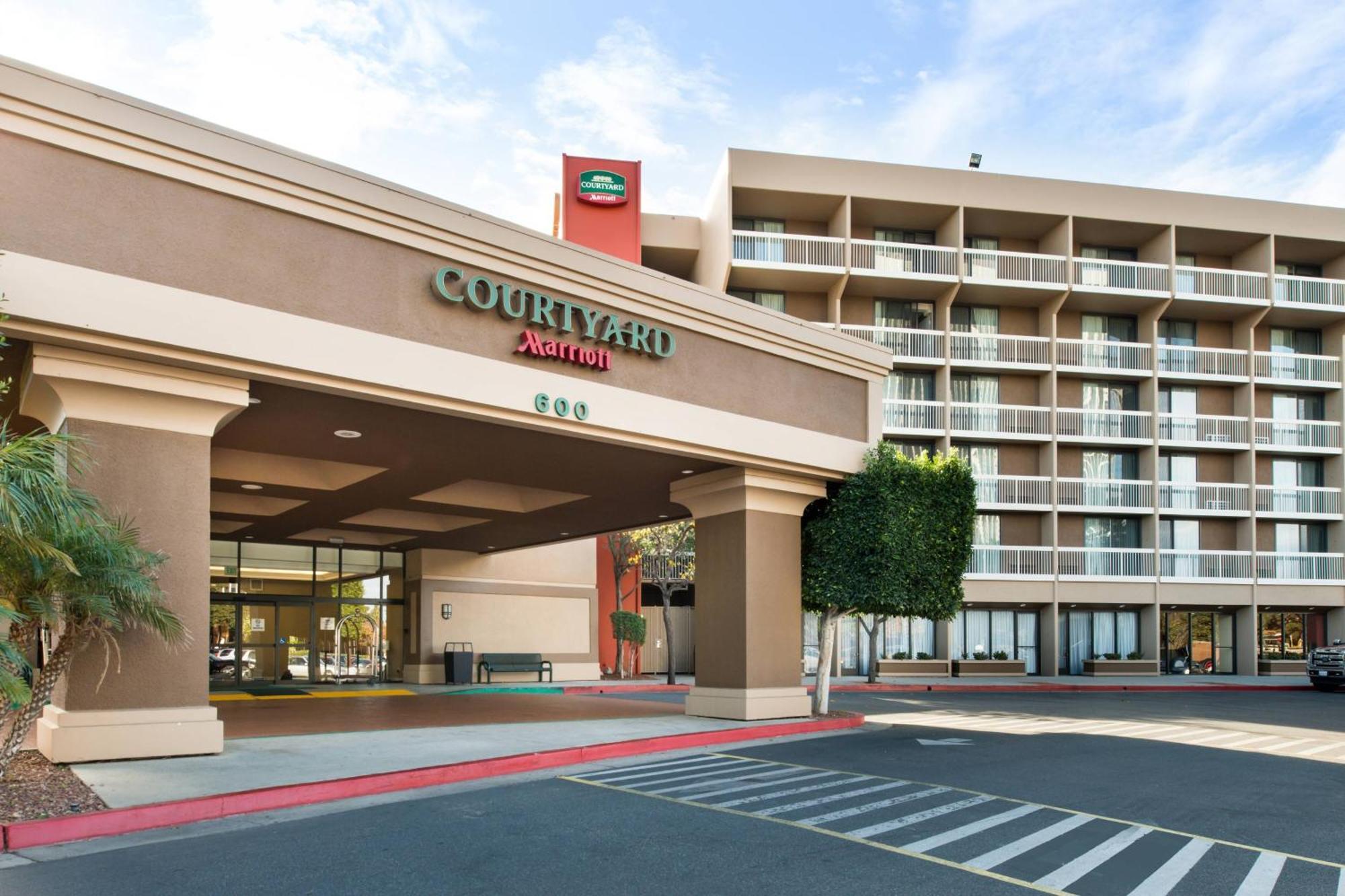 Courtyard By Marriott Oxnard/Ventura Hotel Exterior foto