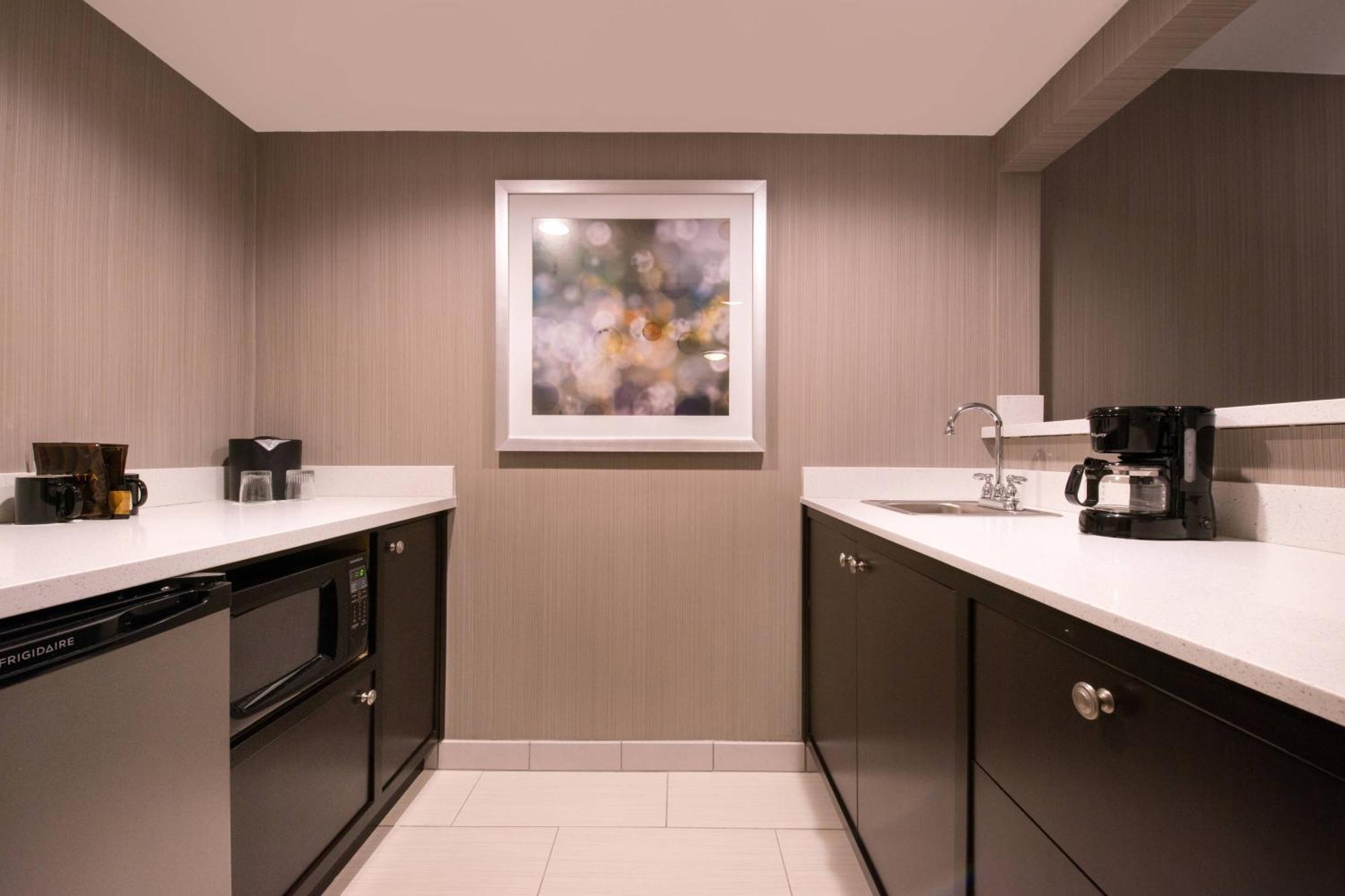Courtyard By Marriott Oxnard/Ventura Hotel Exterior foto