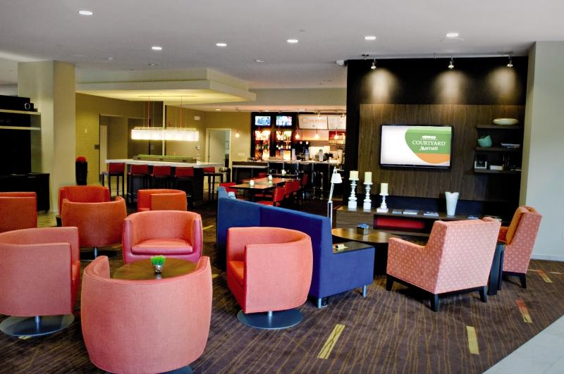 Courtyard By Marriott Oxnard/Ventura Hotel Exterior foto